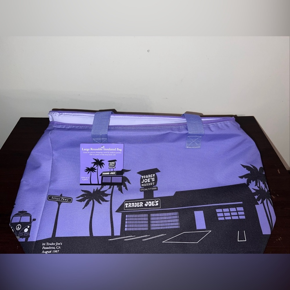 Trader Joe's Lavender Purple LE Reusable Insulated Shopping Eco Tote Bag 8Gallon